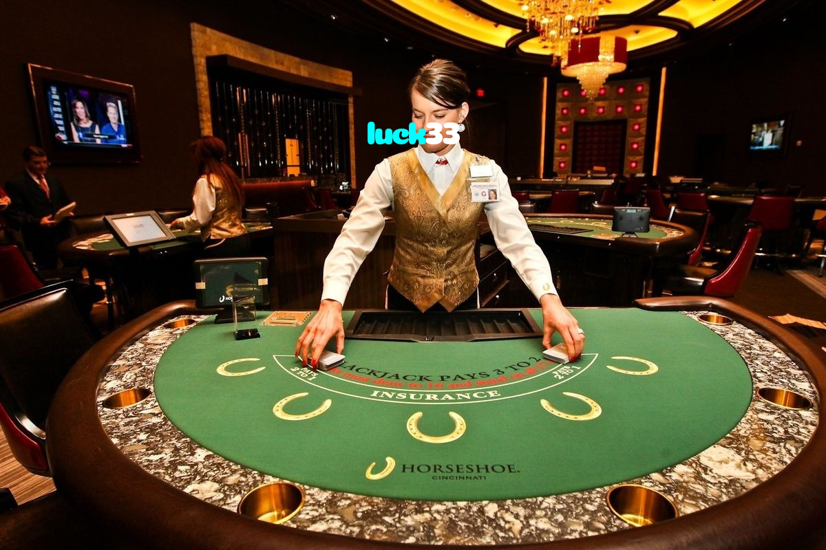 luck33 خوش آمدید بونس +600% پیشکش موبائل ایپ کے پروموشن سیکشن میں دکھائی دیتی ہے۔