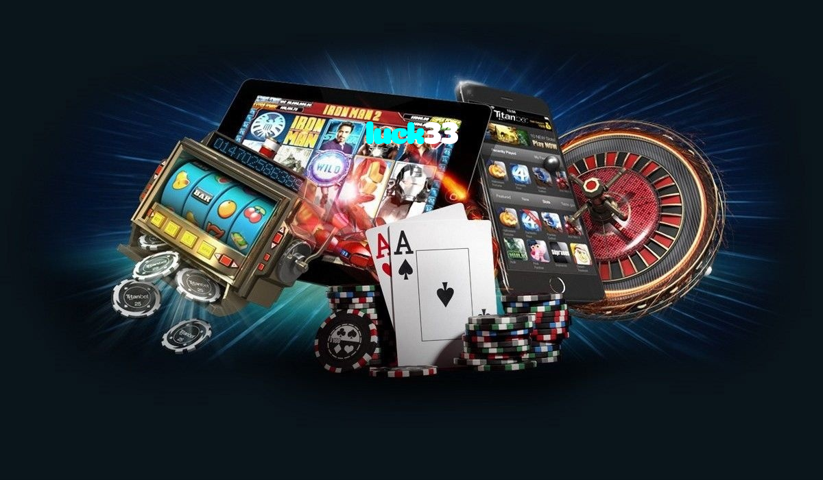 luck33 casino presented on mobile device in Pakistan with slots and live games